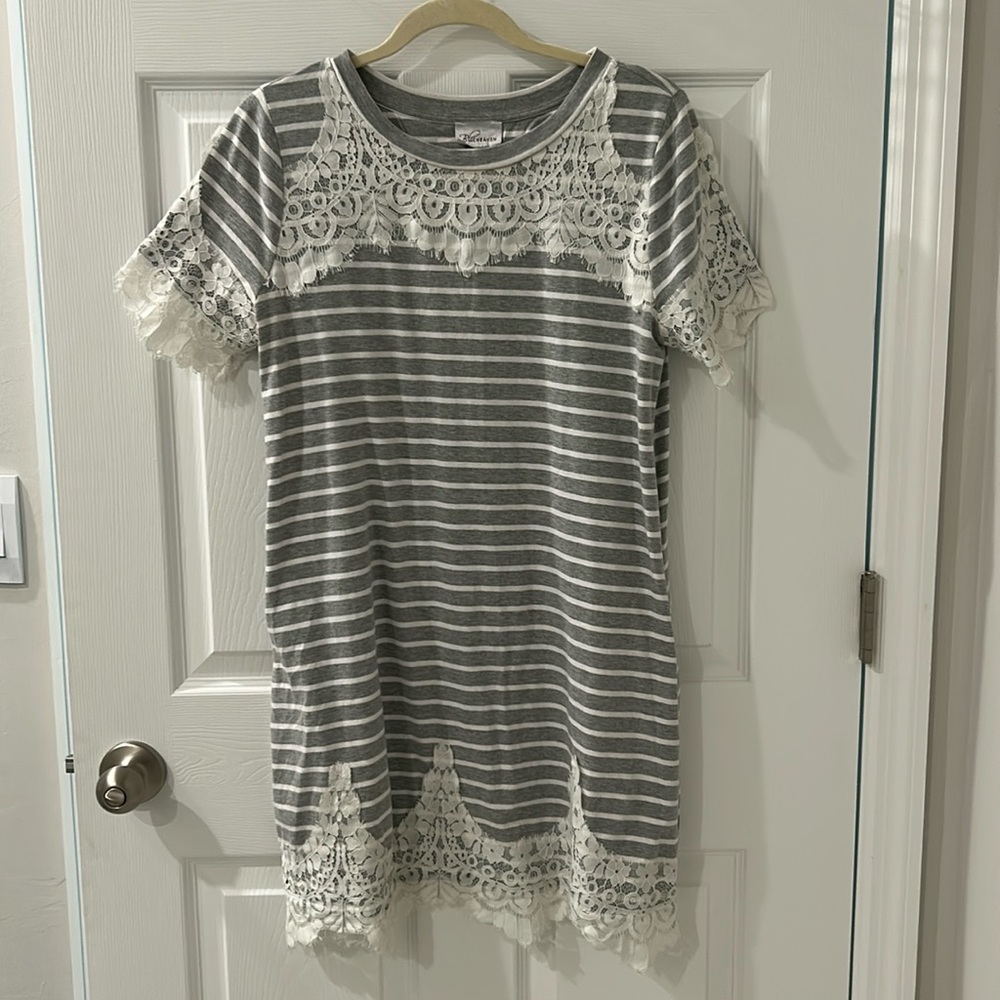 Blu HEAVEN midi dress with lace women’s size small